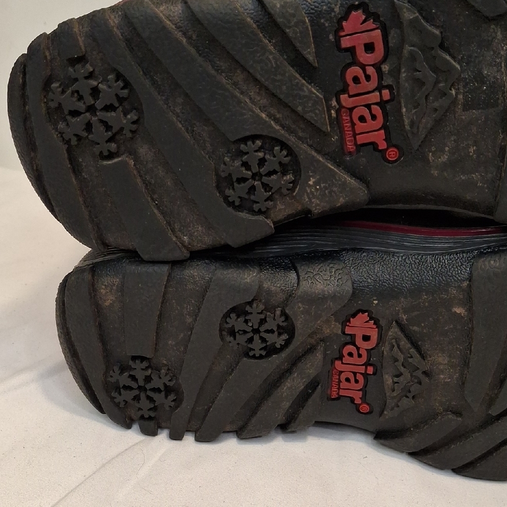 Pajar Leather/Textile Upper Black Winter Boot with Red Accent.Lightly Worn - Picture 10 of 15